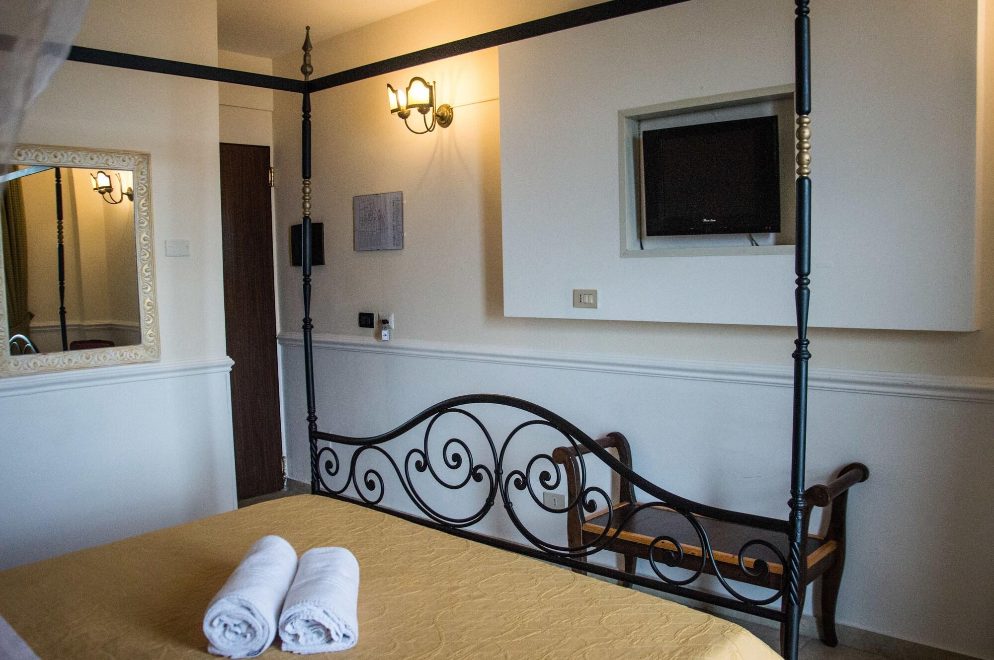 Hotel & Apartments Villa Linda Giardini Naxos Bagian luar foto