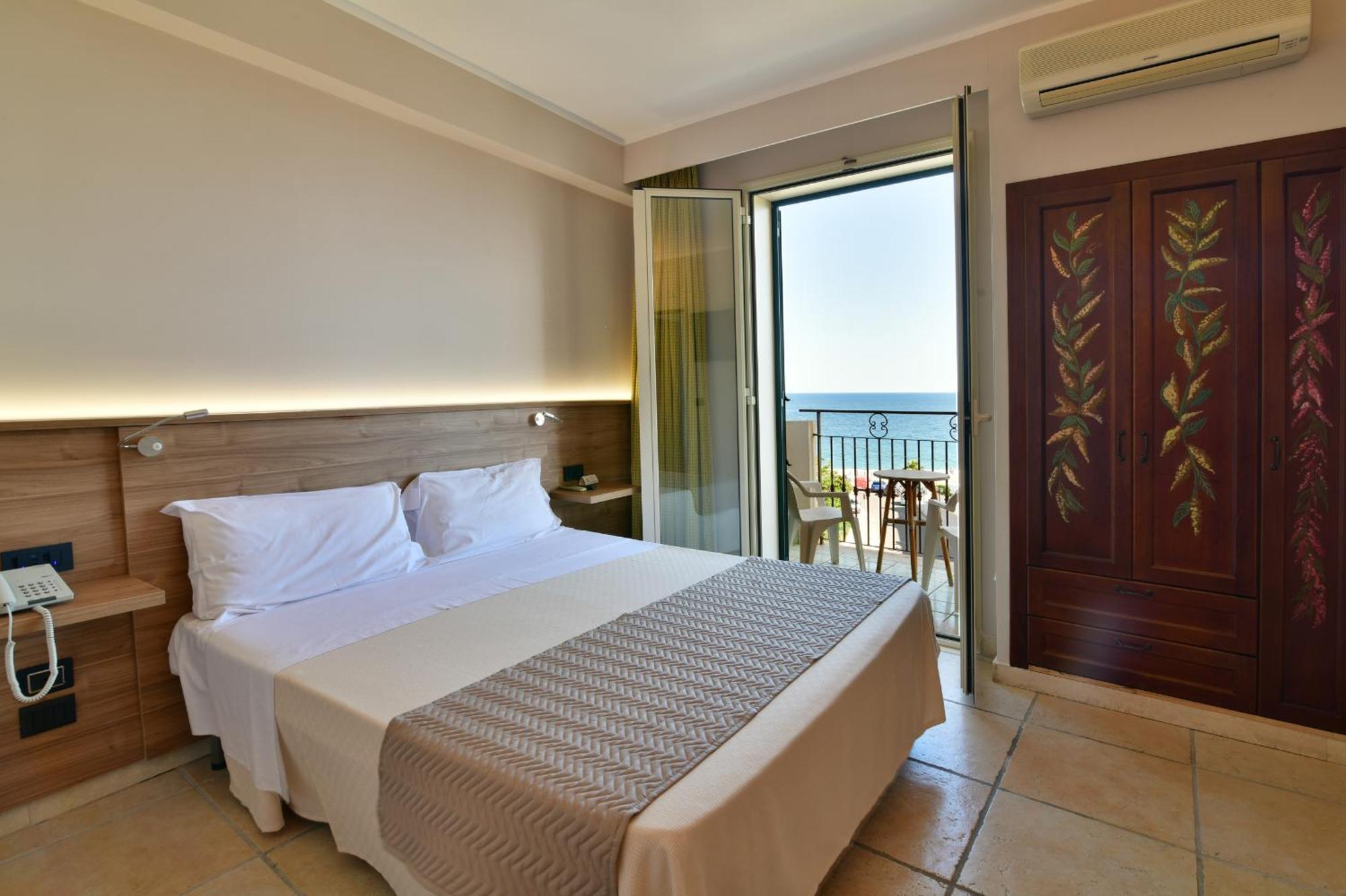 Hotel & Apartments Villa Linda Giardini Naxos Bagian luar foto