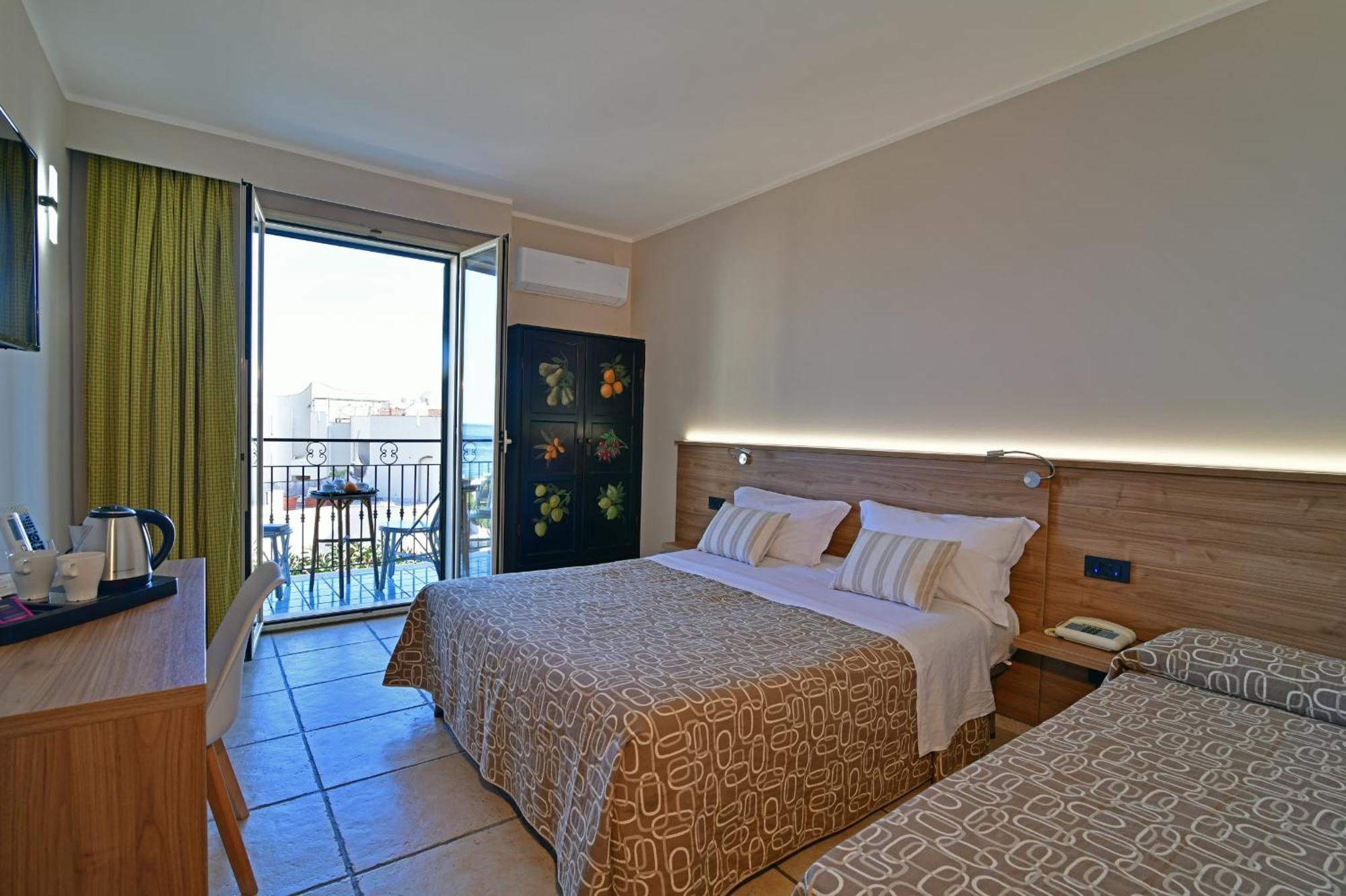 Hotel & Apartments Villa Linda Giardini Naxos Bagian luar foto