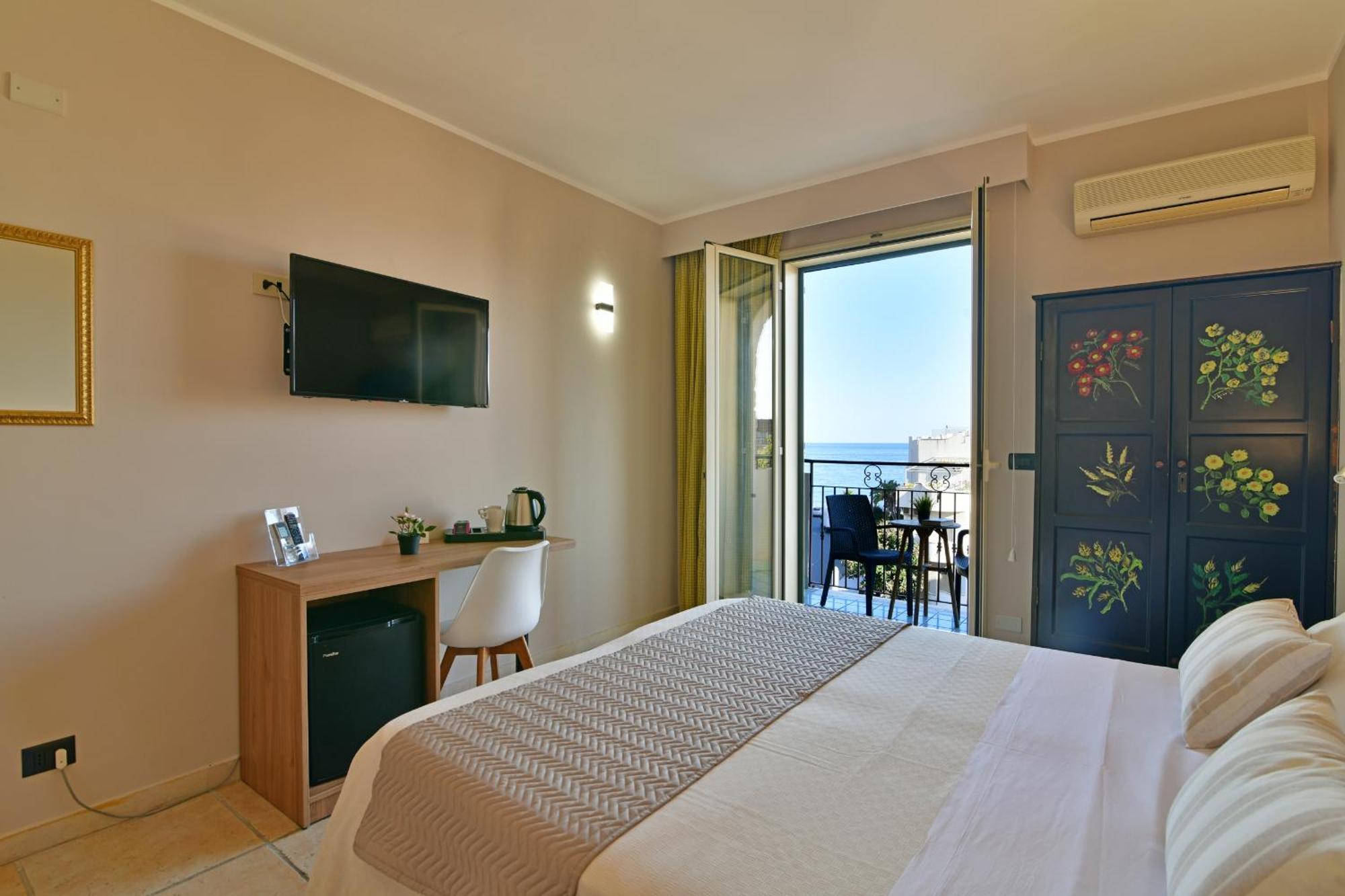 Hotel & Apartments Villa Linda Giardini Naxos Bagian luar foto