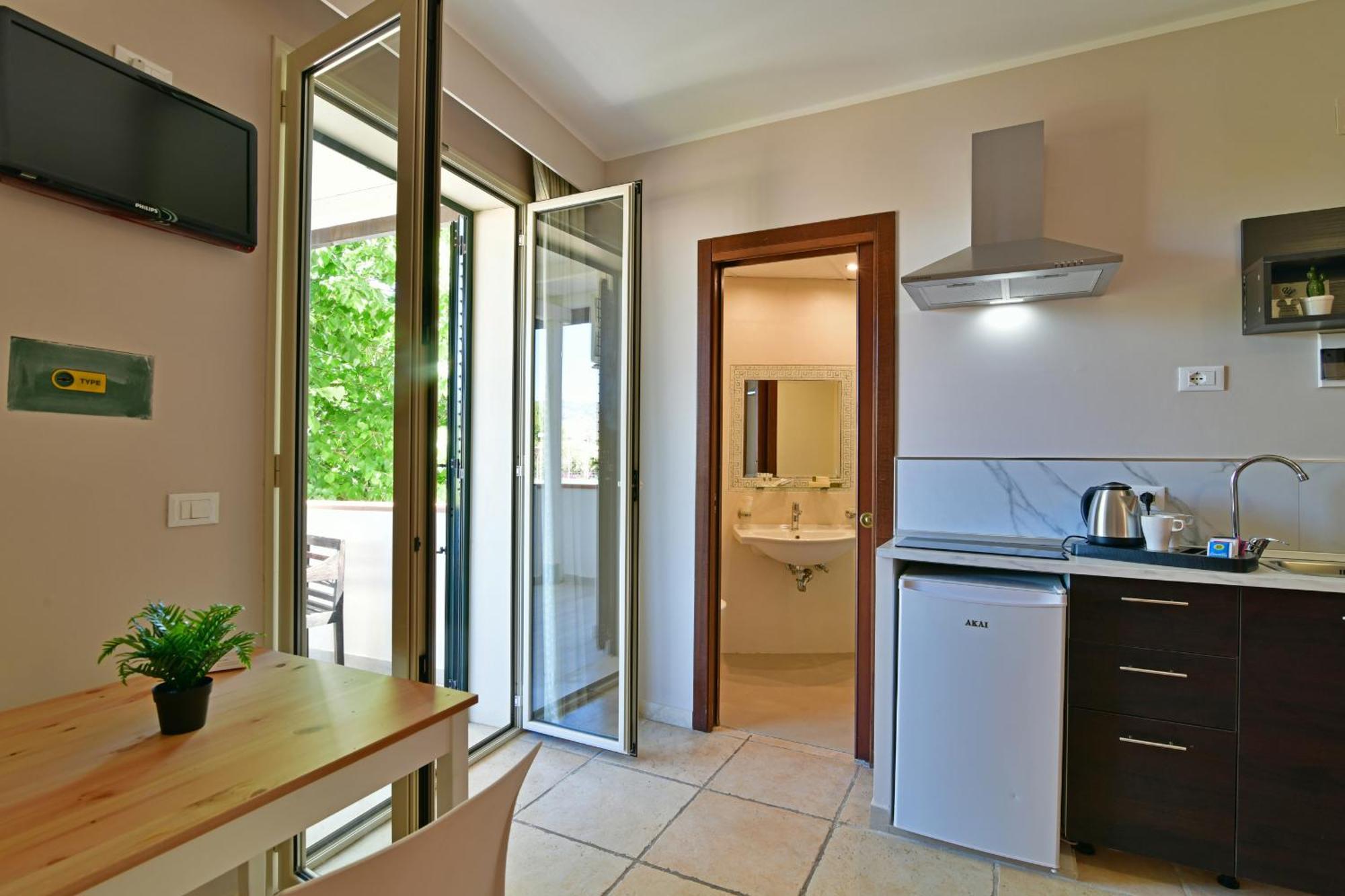 Hotel & Apartments Villa Linda Giardini Naxos Bagian luar foto