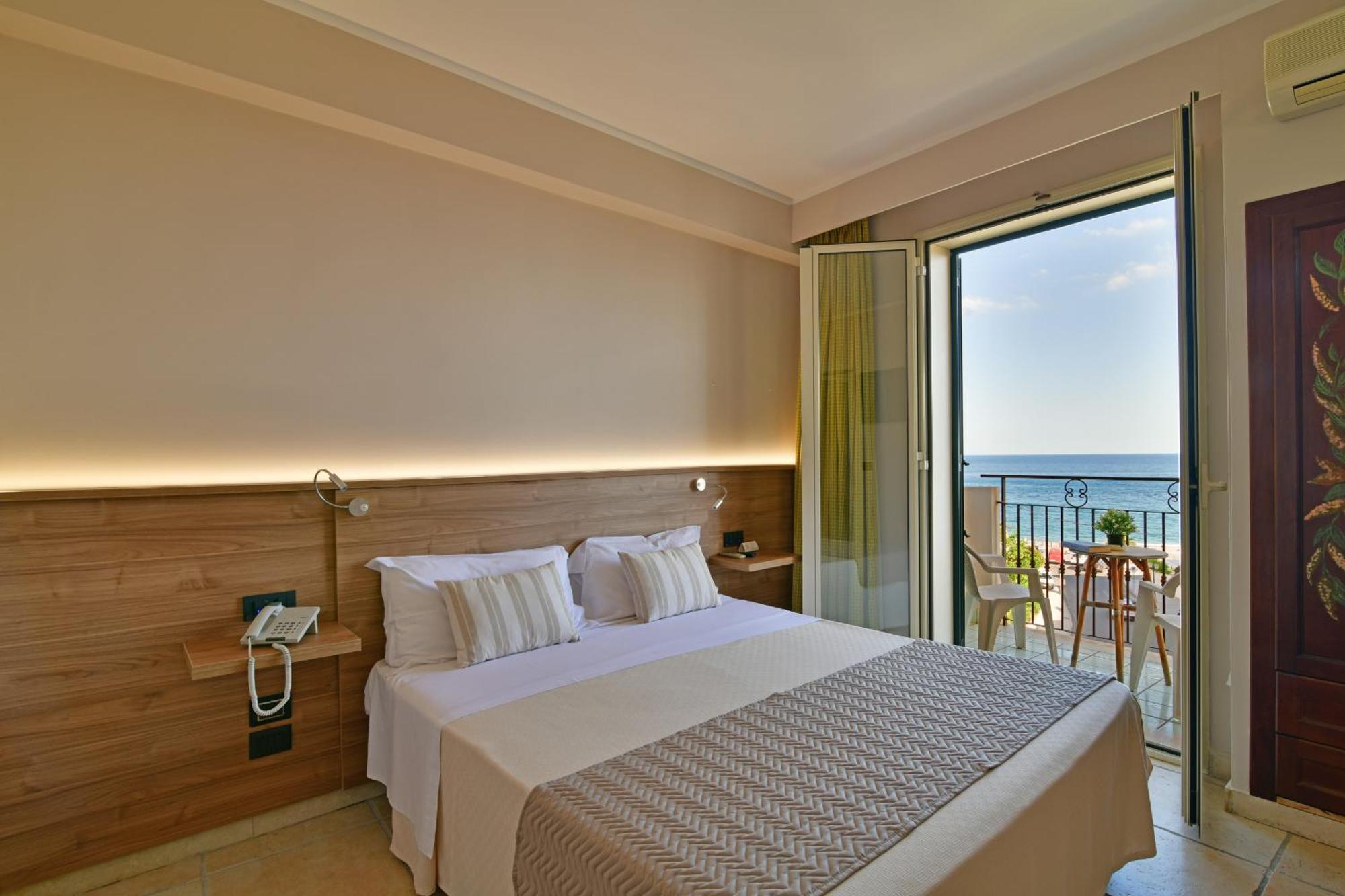 Hotel & Apartments Villa Linda Giardini Naxos Bagian luar foto
