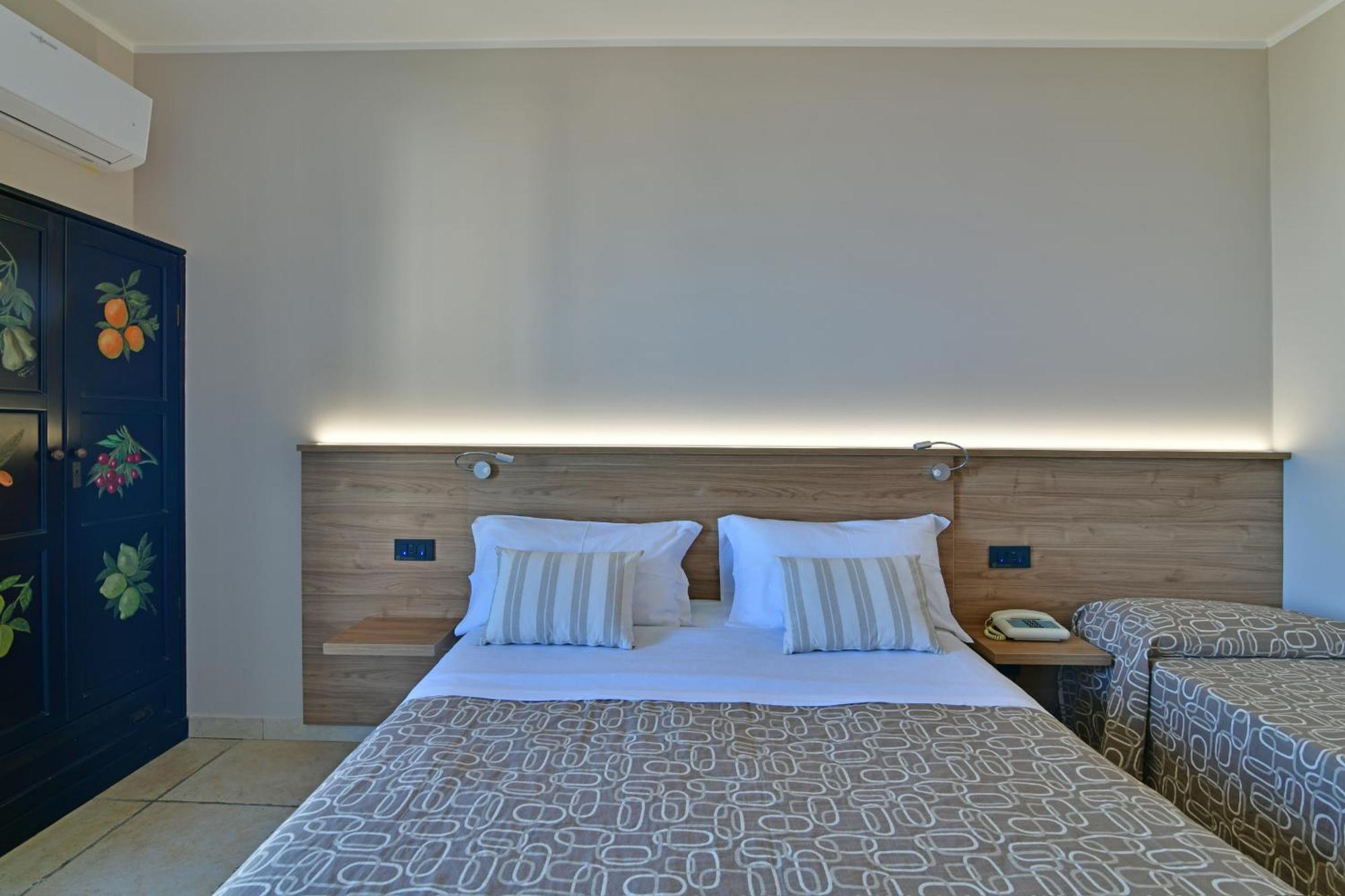 Hotel & Apartments Villa Linda Giardini Naxos Bagian luar foto