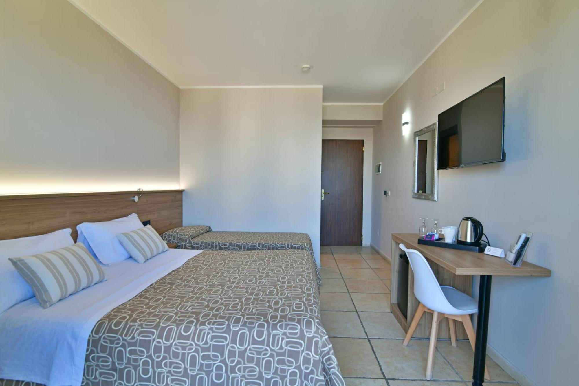 Hotel & Apartments Villa Linda Giardini Naxos Bagian luar foto