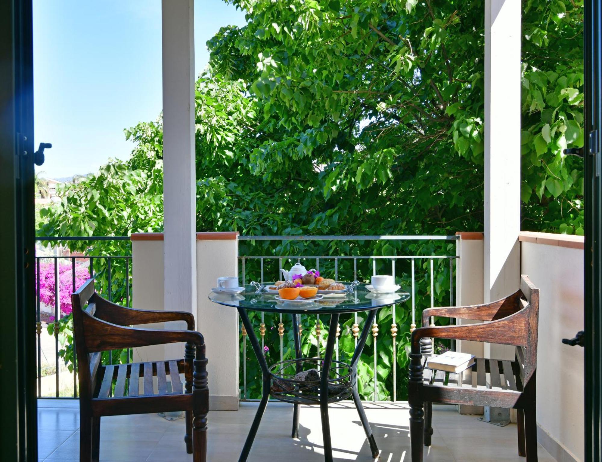 Hotel & Apartments Villa Linda Giardini Naxos Bagian luar foto