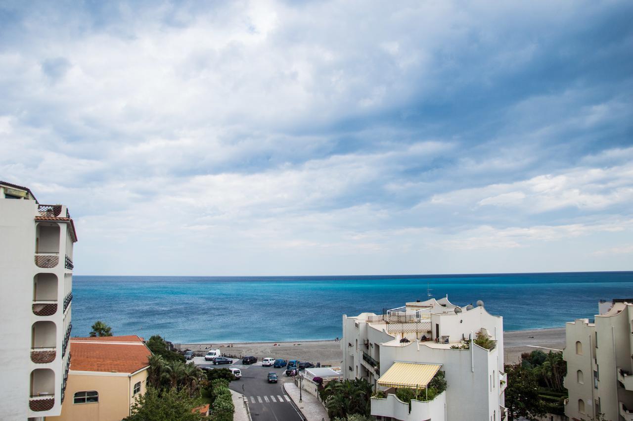 Hotel & Apartments Villa Linda Giardini Naxos Bagian luar foto